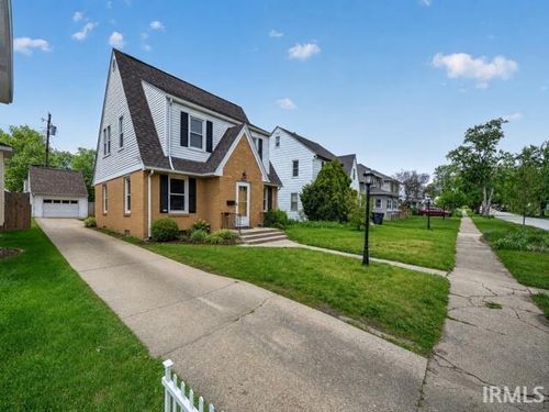 829 S 33rd St, South Bend, IN, 46615-2322 | Card Image