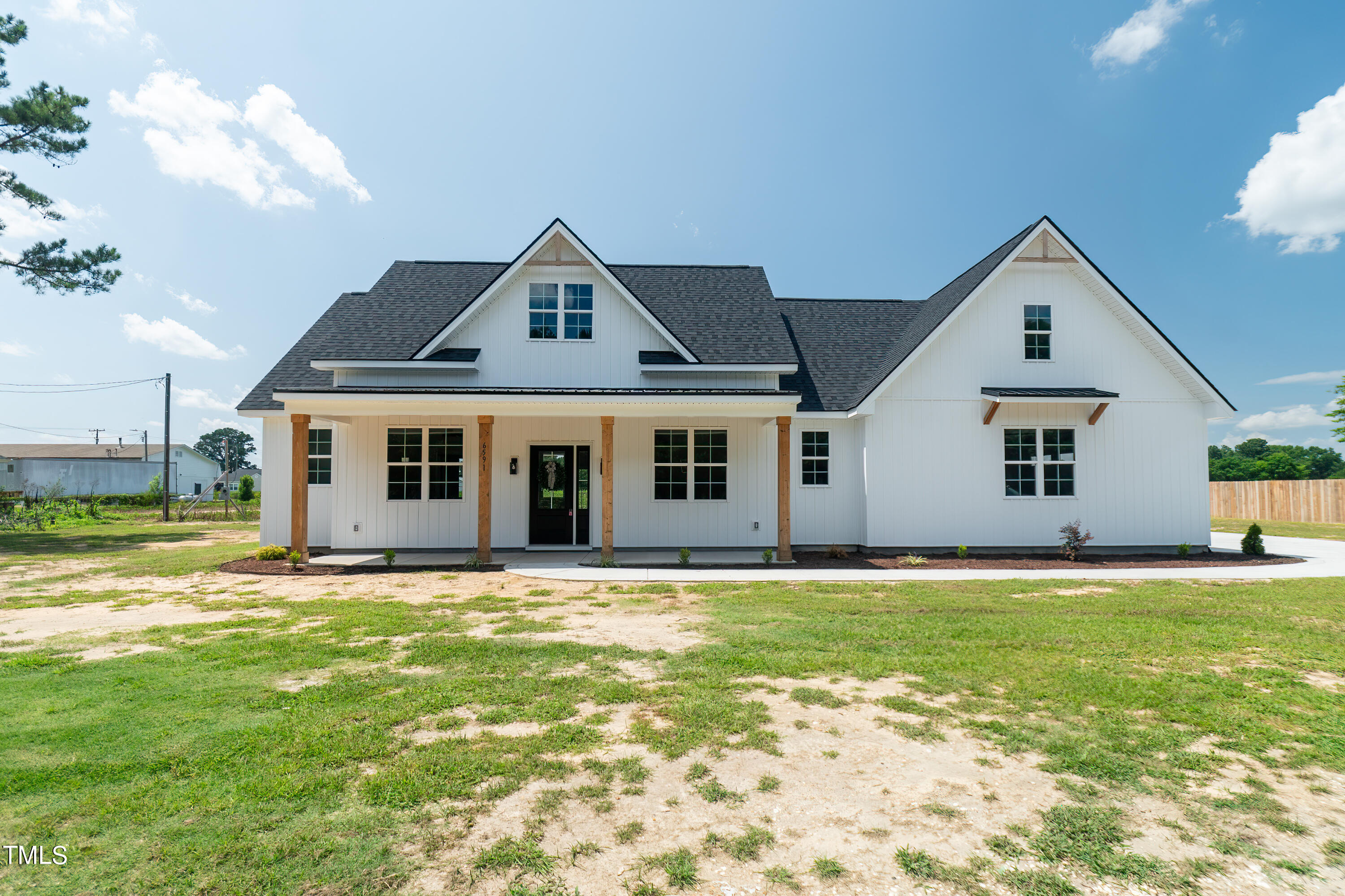 Green Path Rd, Dunn, NC 28334