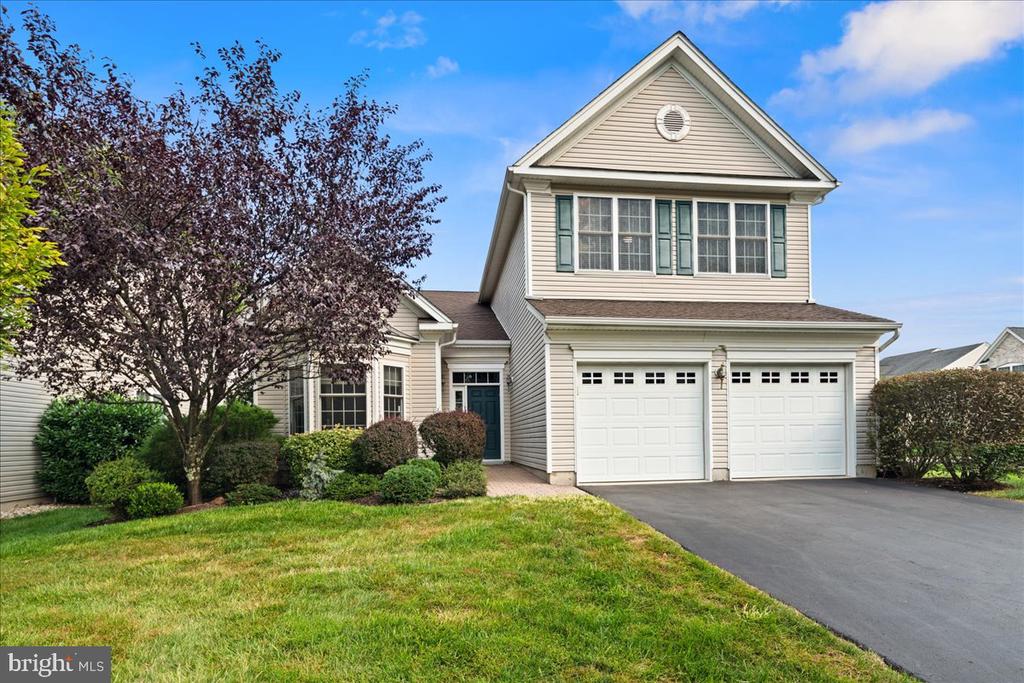 Talcott Ct, Kendall Park, NJ 08824