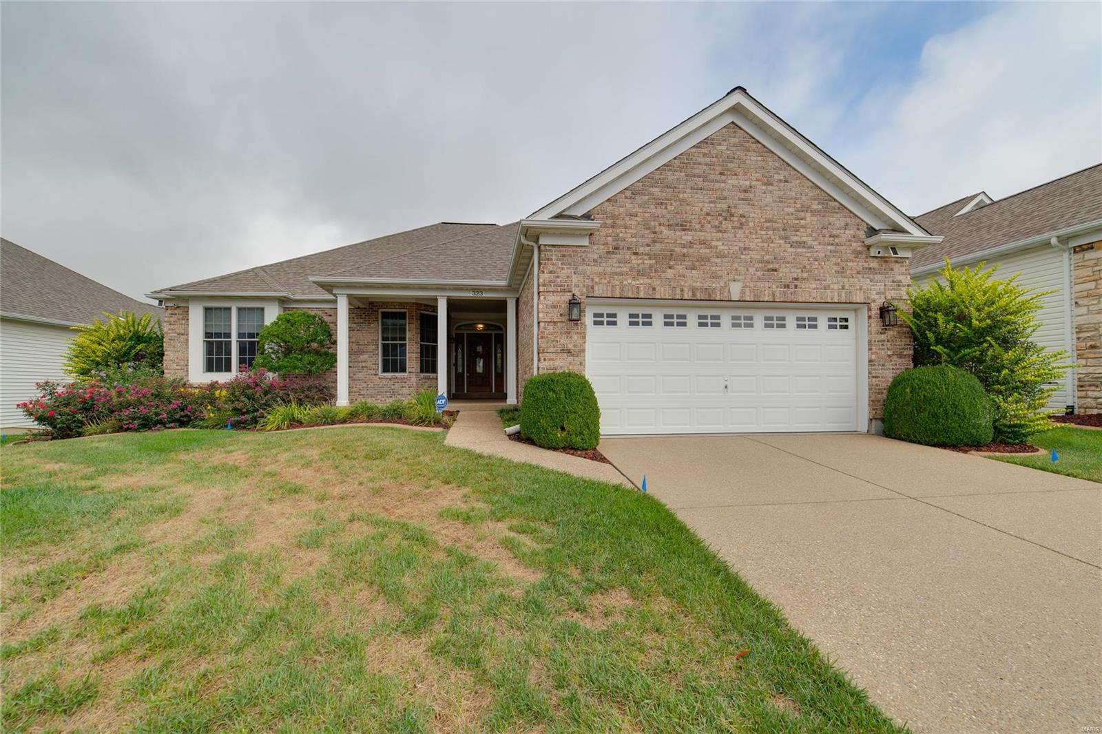 Seahawk Dr, Lake Saint Louis, MO 63367