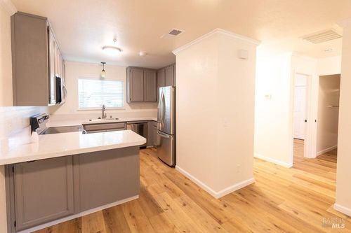 d-221 Elbridge Avenue, Cloverdale, CA, 95425 | Card Image