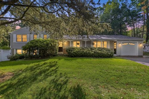 10 Oak Bend Rd, Poughkeepsie, NY, 12603-5818 | Card Image