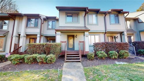 367 Bridgewater Dr, Newport News, VA, 23603-1435 | Card Image