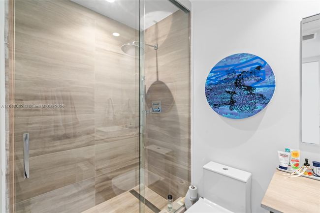 APT-1602 - 5775 Collins Ave, Condo with 2 bedrooms, 3 bathrooms and null parking in Miami Beach FL | Image 75