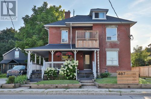 487 Eagle St, Newmarket, ON, L3Y1K7 | Card Image