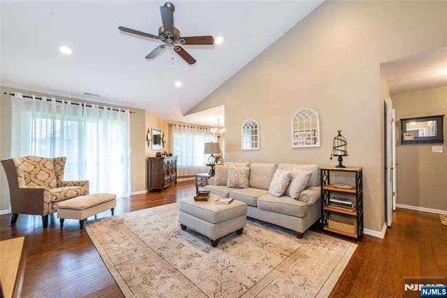 1 Tulip Cres, Condo with 2 bedrooms, 2 bathrooms and null parking in Little Falls NJ | Image 5