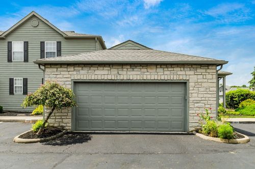 13d-5805 Blendon Place Dr, Columbus, OH, 43230-9823 | Card Image