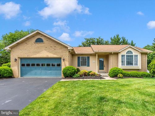 305 Silver Crest Dr, WALKERSVILLE, MD, 21793-8182 | Card Image
