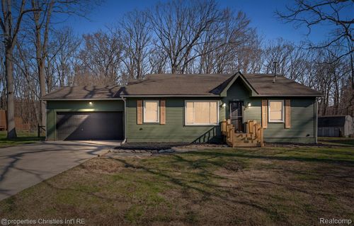 38590 Superior St, Romulus, MI, 48174-4710 | Card Image