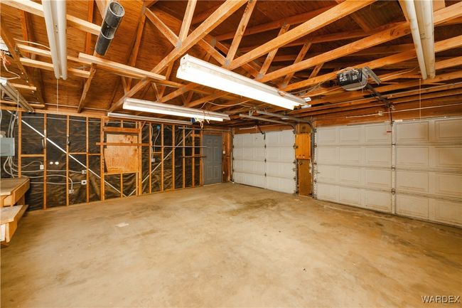 Garage | Image 36