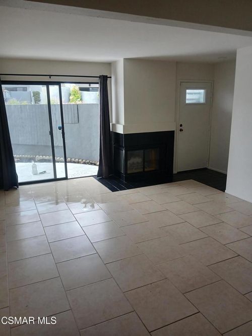 211-1190 Tivoli Ln, Simi Valley, CA, 93065-0989 | Card Image