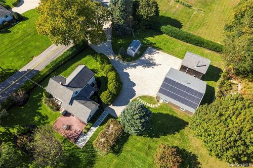 3275 Skunk Ln, Cutchogue, NY, 11935-1541 | Card Image
