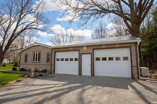 9006 W Old Road 30, Etna Green, IN, 46524-9775 | Card Image