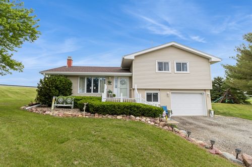 2076 Pheasant Ave, Audubon, IA, 50025-7535 | Card Image