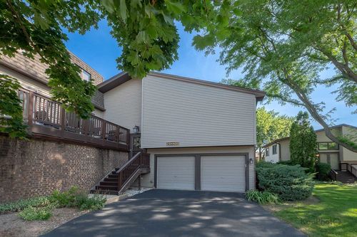 29W400 Thornwood Ln, Warrenville, IL, 60555-2669 | Card Image