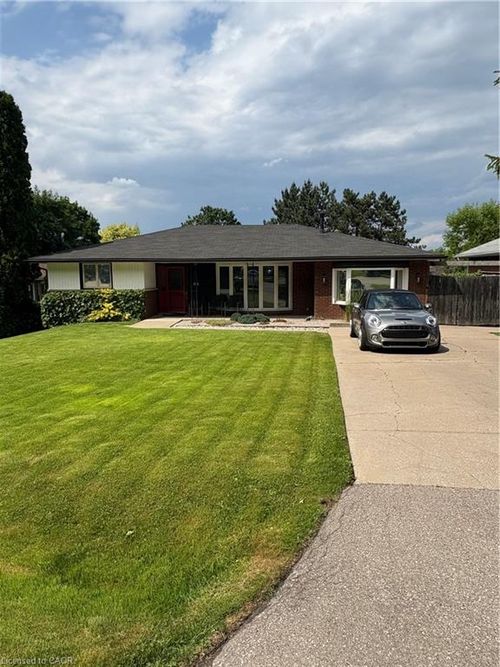 59 Brentwood Drive, Stoney Creek, ON, L8G2X1 | Card Image