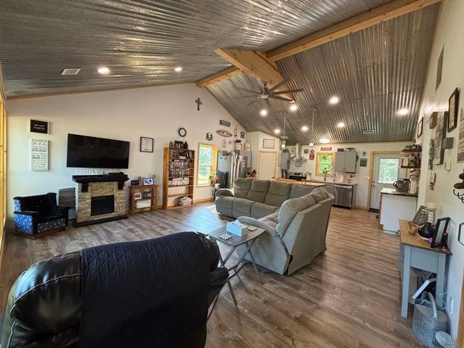 450 Vz County Road 4814, House other with 3 bedrooms, 2 bathrooms and null parking in Ben Wheeler TX | Image 22