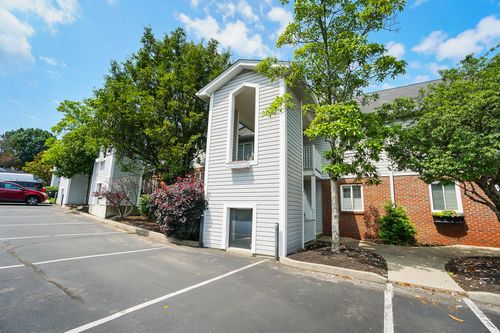 5 Carriage House Dr, Fort Thomas, KY, 41075-4018 | Card Image