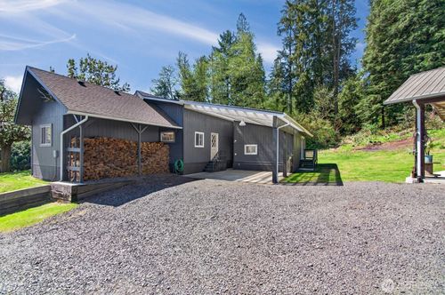 865 E Valley Rd, Skamokawa, WA, 98647-9732 | Card Image