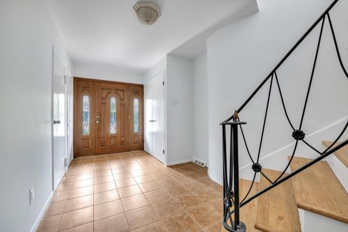 2nd-214 15th Ave, Bayside, NY, 11360-1207 | Card Image