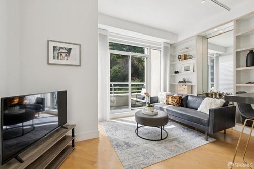 323-220 Lombard St, San Francisco, CA, 94111-1158 | Card Image