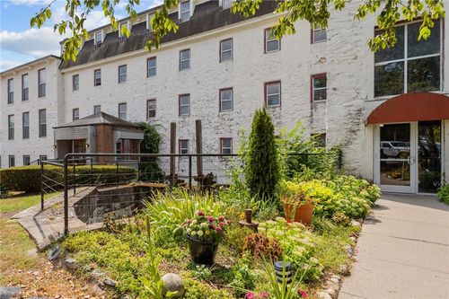 apt-403-494 Woonasquatucket Ave, North Providence, RI, 02911-1667 | Card Image