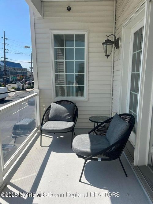 3-1066 Ocean Ave, Sea Bright, NJ, 07760-2144 | Card Image