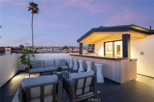 b-519 Narcissus Ave, Corona del Mar, CA, 92625-2434 | Card Image