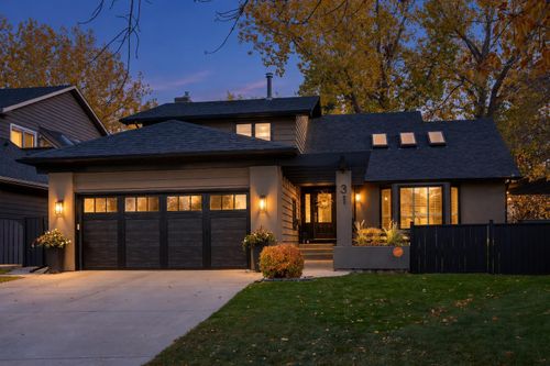 31 Canterville Bay Sw, Calgary, AB, T2W4M1 | Card Image