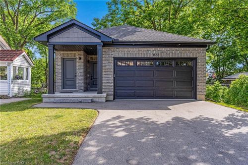 1188 Queenston Rd, Cambridge, ON, N3H3K9 | Card Image
