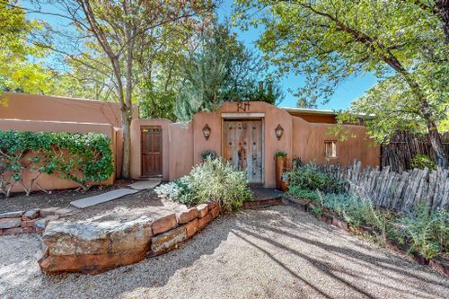 1214 Cerro Gordo, Santa Fe, NM, 87501 | Card Image