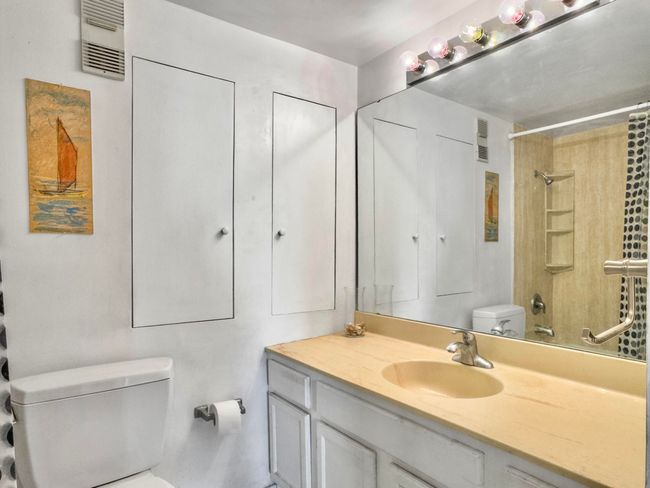 Bathroom | Image 21