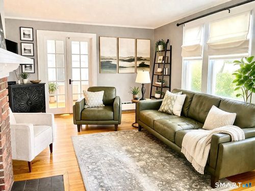 31 Somerset St, Wethersfield, CT, 06109-3030 | Card Image