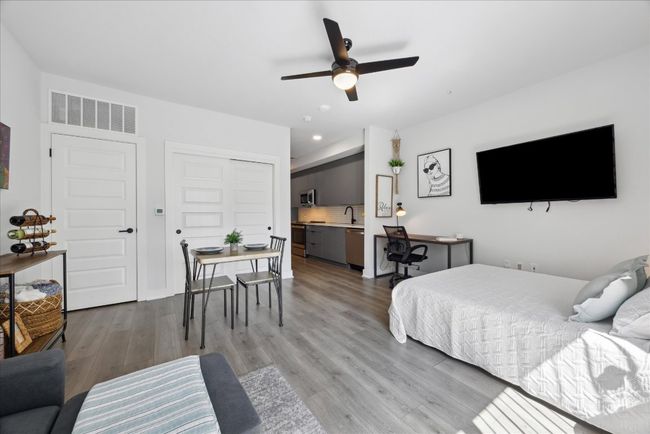 Spacious open floor plan | Image 8