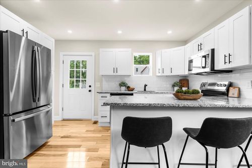 201 Penllyn Blue Bell Pike, BLUE BELL, PA, 19422-1623 | Card Image