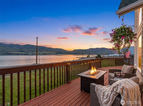 111 Eldorado Way, Chelan, WA, 98816-9523 | Card Image
