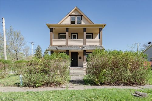 10901 Dove Ave, Cleveland, OH, 44105-4241 | Card Image