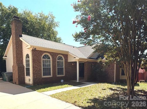 900 Gretna Green Dr, Charlotte, NC, 28217-6411 | Card Image
