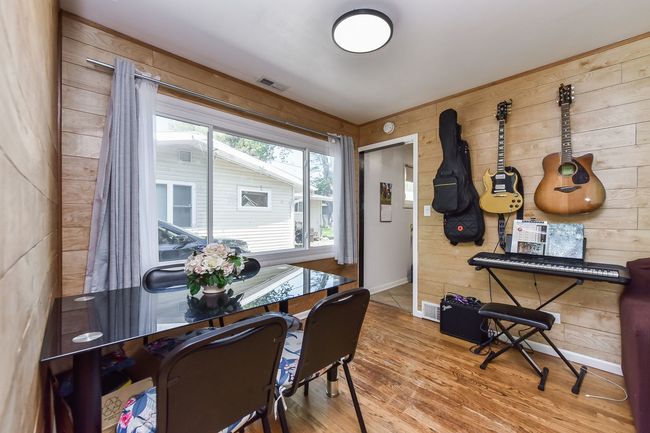 601 Division St, Home with 2 bedrooms, 1 bathrooms and null parking in St. Charles IL | Image 4