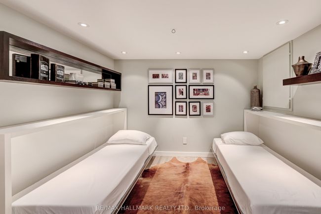 4 Tinder Cres, House other with 4 bedrooms, 2 bathrooms and 4 parking in North York ON | Image 23
