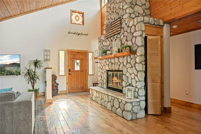 31297 All View Dr, House other with 4 bedrooms, 3 bathrooms and 6 parking in Running Springs CA | Image 11