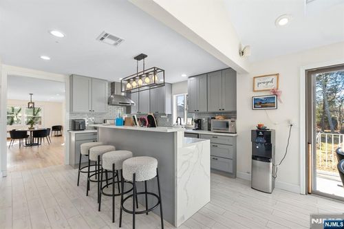 45 Highland Ave, Emerson, NJ, 07630-1211 | Card Image