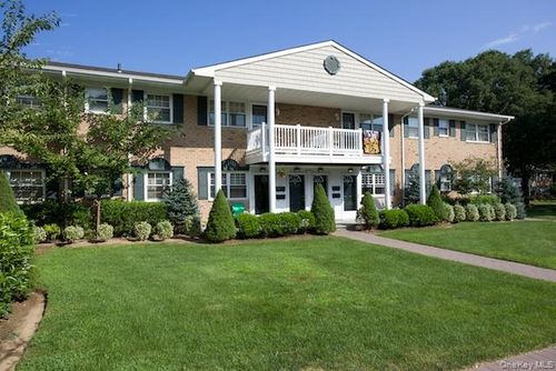 15-c-111 College Rd, Selden, NY, 11784-2842 | Card Image