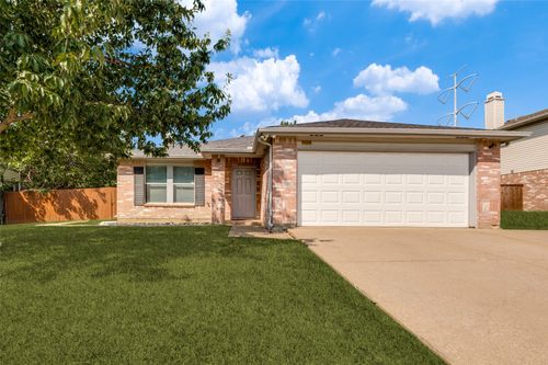 1008 White Dove Dr, Arlington, TX, 76017-6570 | Card Image