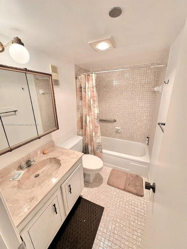 APT-712 - 1100 Saint Charles Pl, Condo with 2 bedrooms, 2 bathrooms and null parking in Pembroke Pines FL | Image 20
