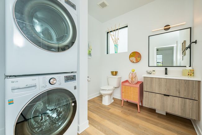1327 Keosauqua Way, Condo with 2 bedrooms, 3 bathrooms and null parking in Des Moines IA | Image 12
