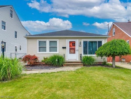 6415 Pelham Dr, Cleveland, OH, 44129-4645 | Card Image