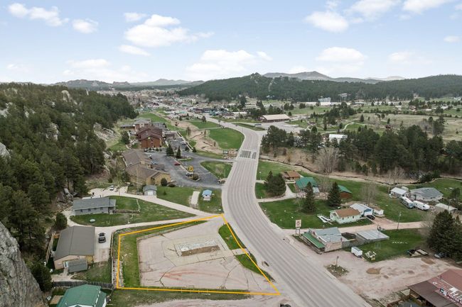 631 W Mount Rushmore Rd, Home with 0 bedrooms, 0 bathrooms and null parking in Custer SD | Image 5