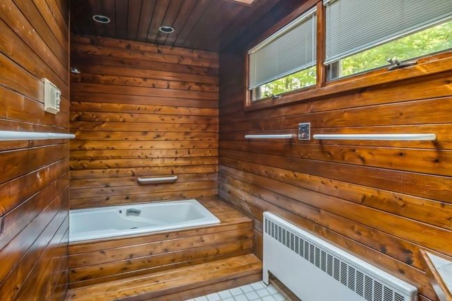 Master bathroom | Image 19
