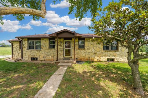 14464 172nd Rd, Winfield, KS, 67156-7811 | Card Image
